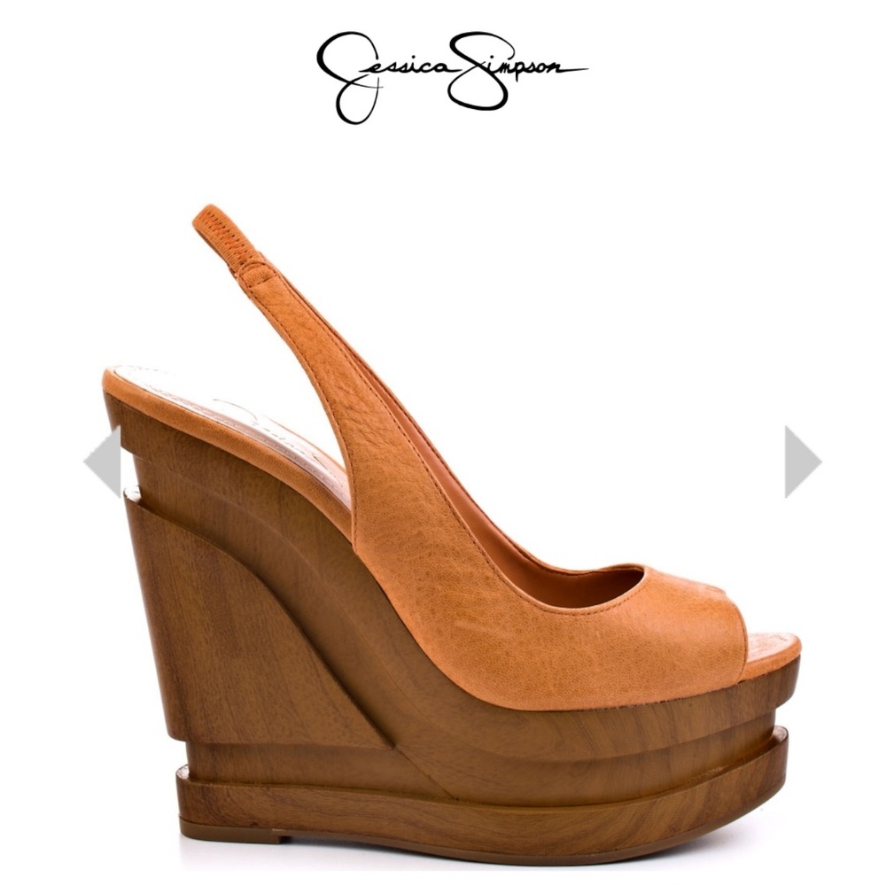 Jessica Simpson platform new 7.5